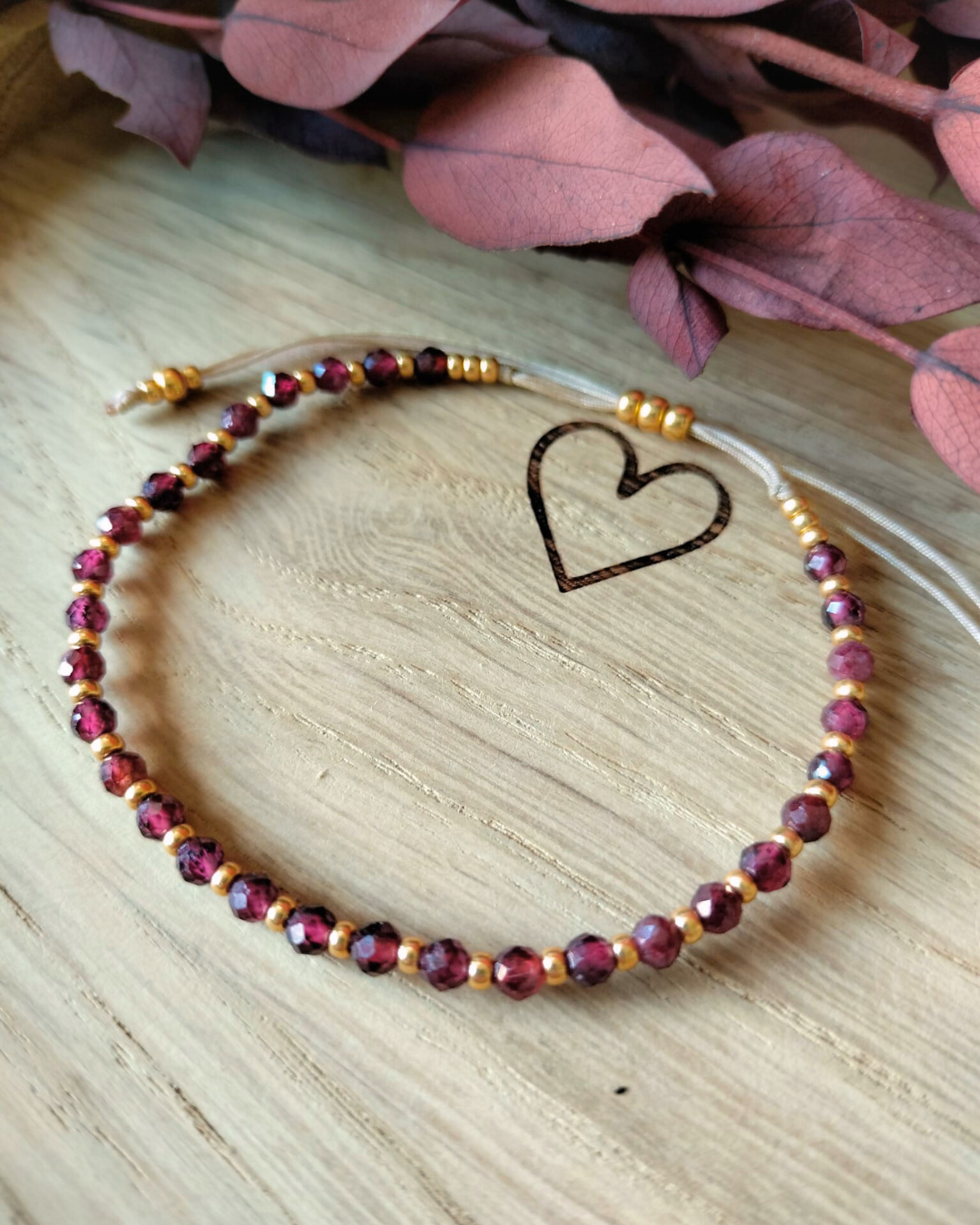 Granaat Petite Armband – Fijn, Krachtig & Betekenisvol
