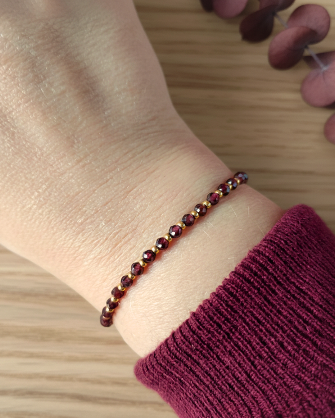 Granaat Petite Armband – Fijn, Krachtig & Betekenisvol