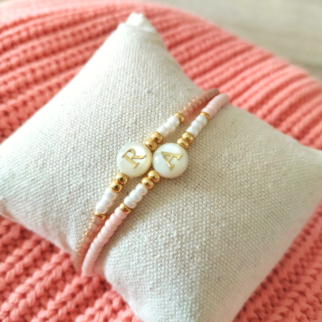 Initial Armband – Mother of Pearl | Persoonlijk & Stijlvol