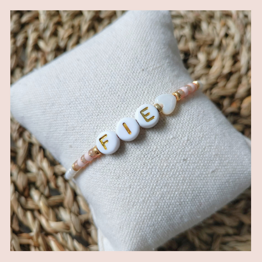 Naam Armbandje met Schelp Hartje – Romantisch, Persoonlijk & Handgemaakt