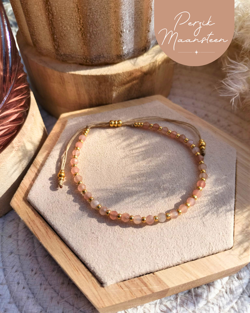 Perzik Maansteen Petite Armband – Fijn, Betekenisvol & Tijdloos