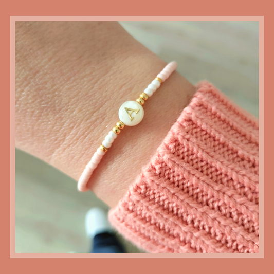 Initial Armband – Mother of Pearl | Persoonlijk & Stijlvol