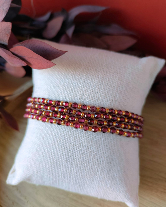 Granaat Petite Armband – Fijn, Krachtig & Betekenisvol