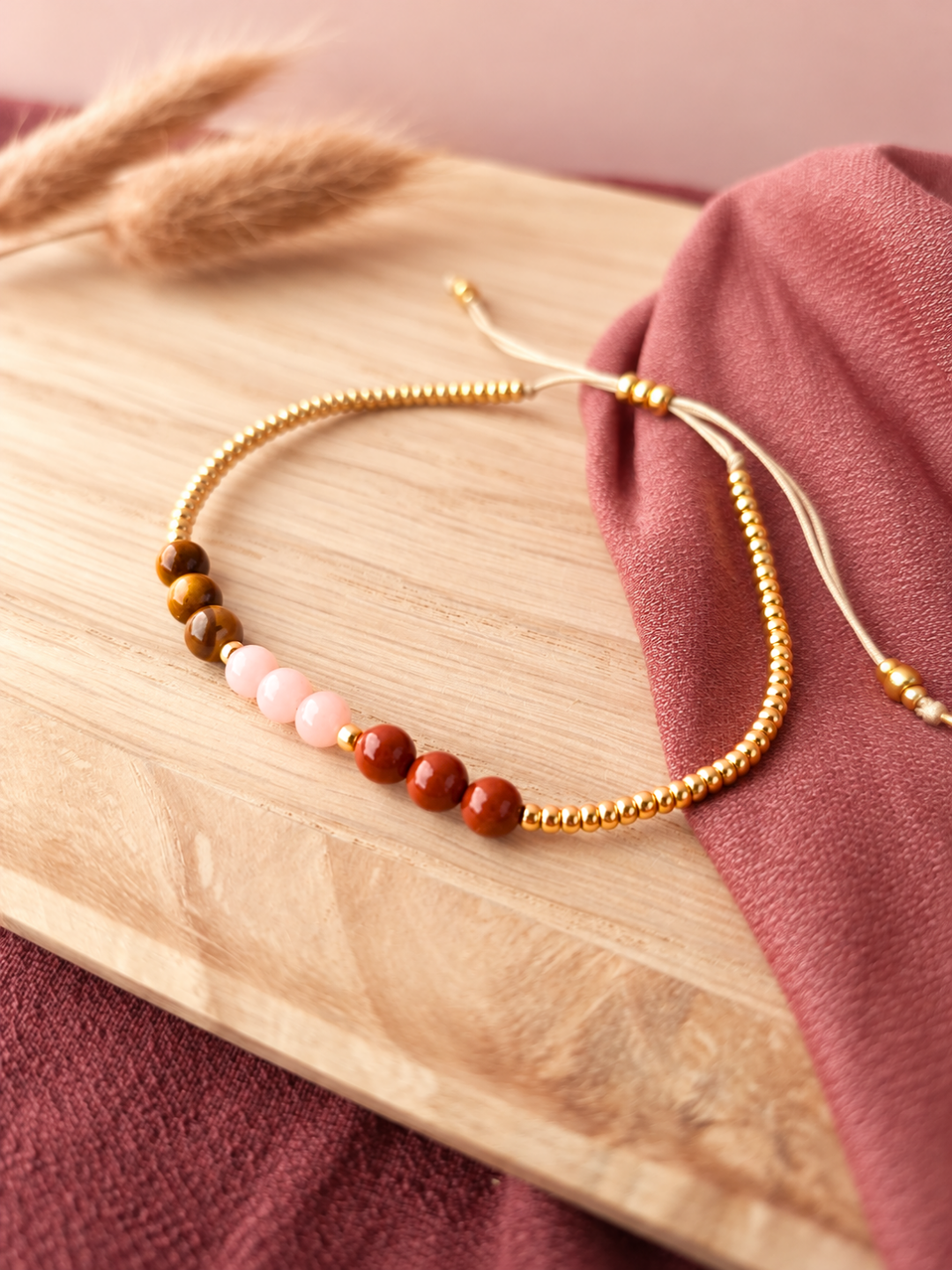 Inner Balance Koord Armband – Tijgeroog, Roze Opaal & Rode Jaspis