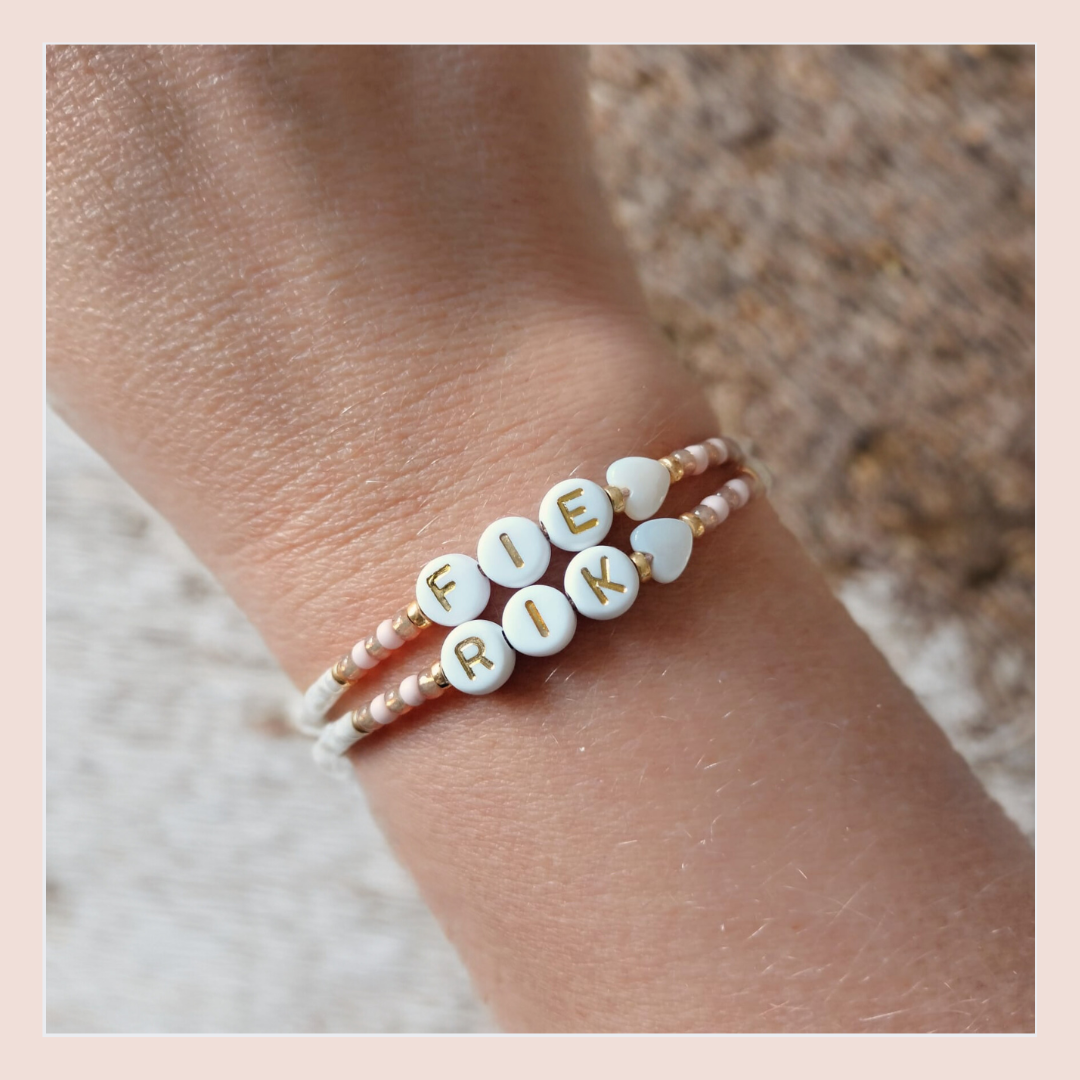 Naam Armbandje met Schelp Hartje – Romantisch, Persoonlijk & Handgemaakt