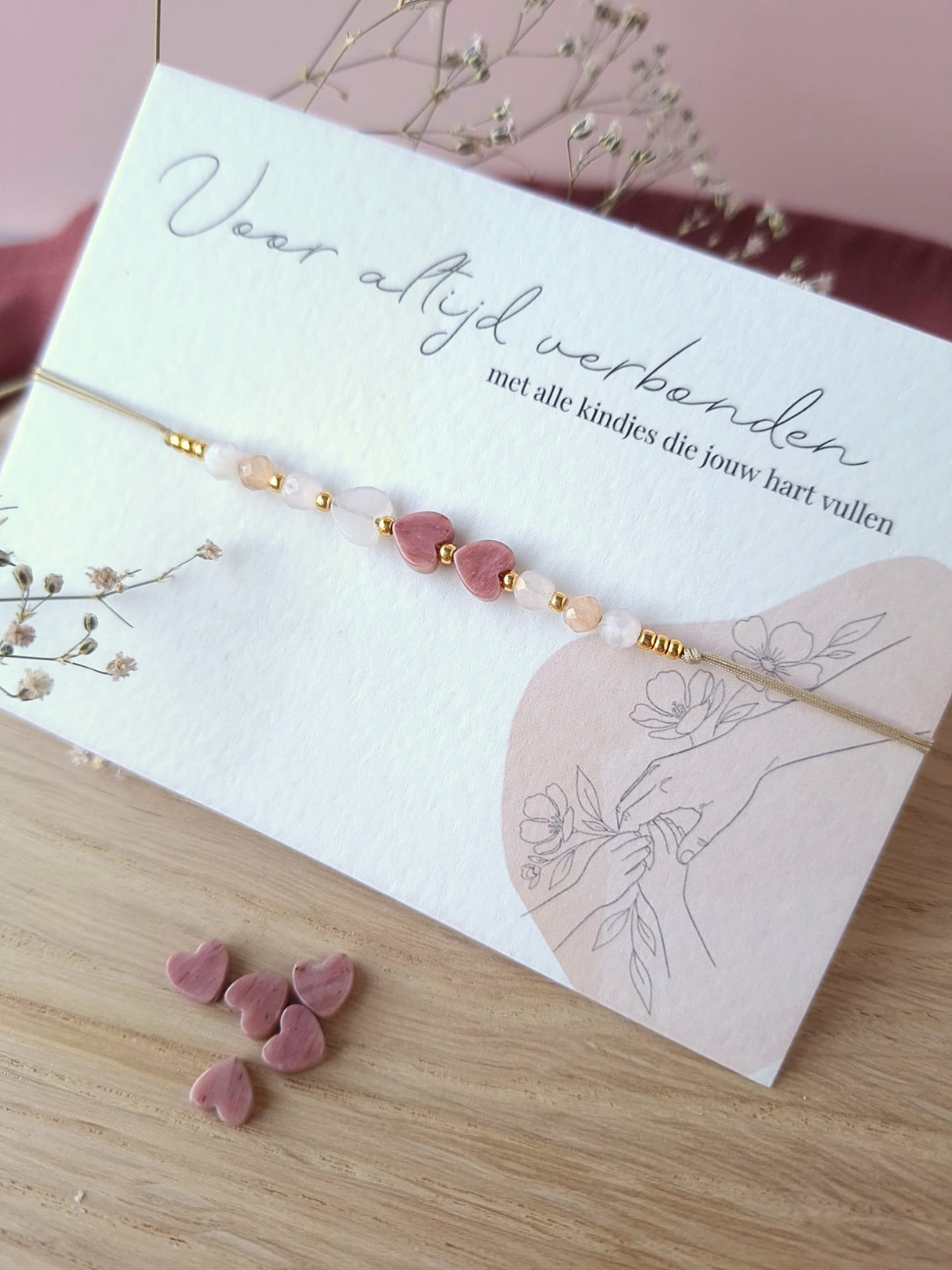 Voor altijd verbonden - mama armbandje met hartjes